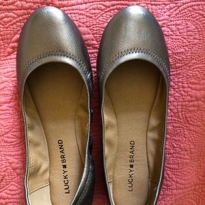 Lucky Brand 7 Bronze Flats. Not a usual neutral!